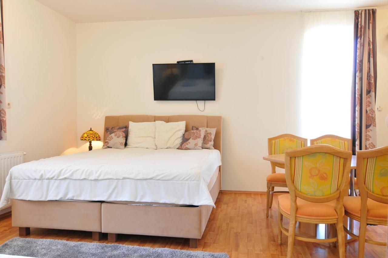 Farkas Apartman Siófok Exterior foto